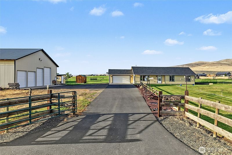2nd image of 16641 Upper Badger Pocket Road