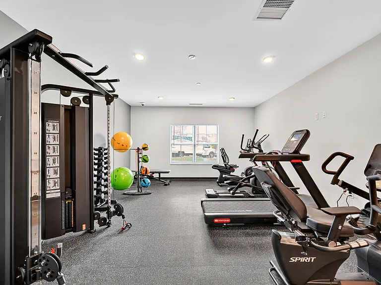 750 Tower Dr — Photo 17