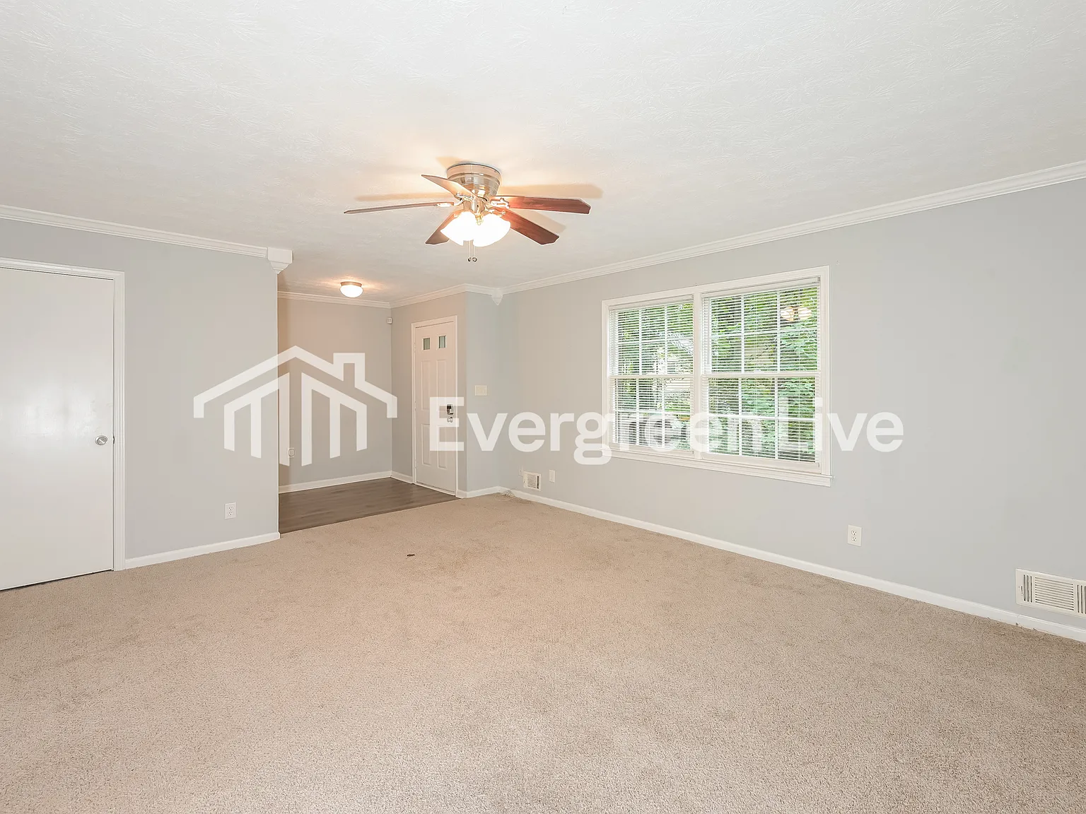 3 bed, 3.0 bath, 1908 sqft, $1,795 — Photo 2
