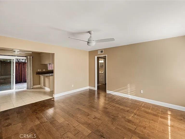338 W Kelly Ave #B — Photo 4