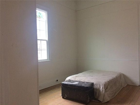 4th image of 2723-25 N Robertson St