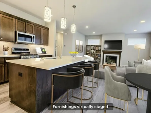 W217N6176 Masters Dr, Menomonee Falls, WI 53051