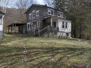 1377 James River And Kanawha Tpke, Rainelle, WV 25962
