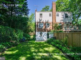 5815 Fifer Dr, Alexandria, VA 22303