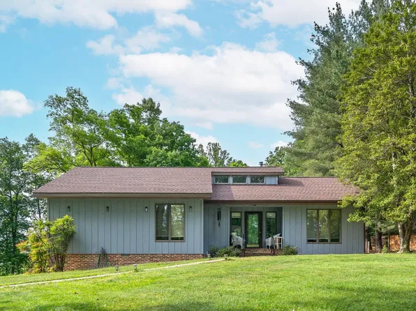 29 Deer Haven Dr, Buena Vista, VA 24416
