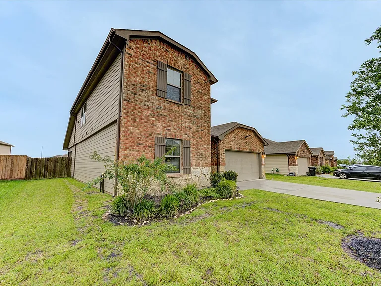 1615 Goose Island Ln — Photo 47