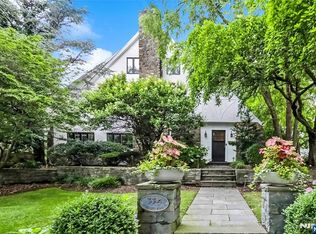 334 Heights Rd, Ridgewood, NJ 07450