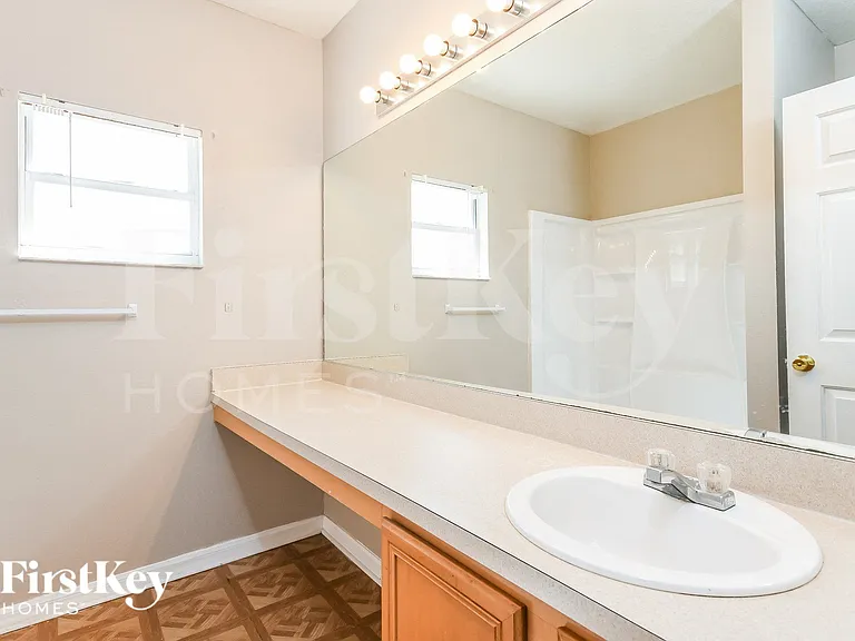 702 Cotulla Dr — Photo 11