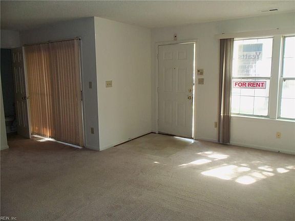 4th image of 201 Quarter Trl APT B