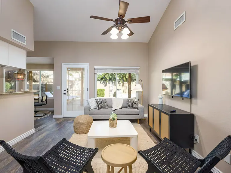 650 W Palo Verde St — Photo 37