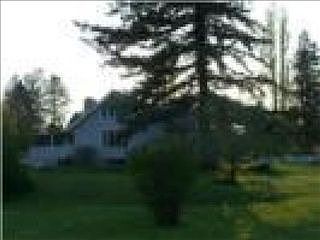 3rd image of 513 Center St W
