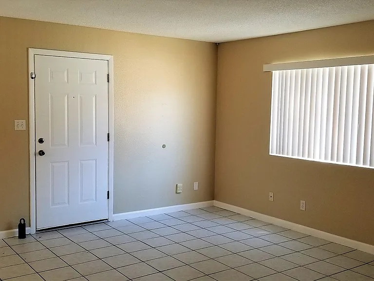 700 W University Dr #119 — Photo 2