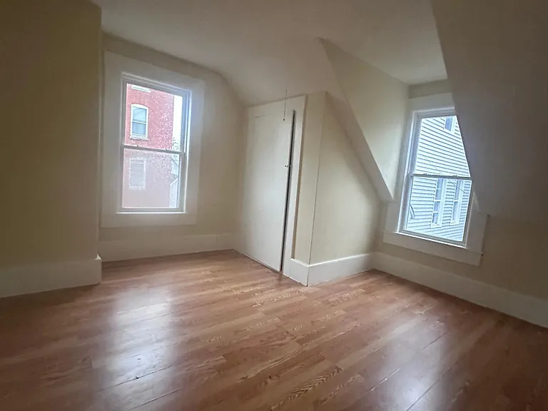 129 Orange St #1R — Photo 2