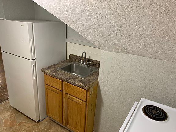 5th image of 1115 Felix St APT 5