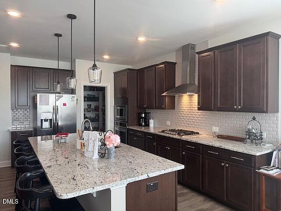 4th image of 2921 Farmhouse Dr