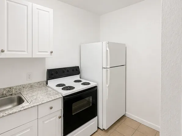 7146 NW 14th Pl APT 6, Miami, FL 33147