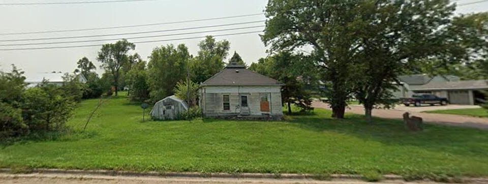 1st image of 214 Blowers Ave N