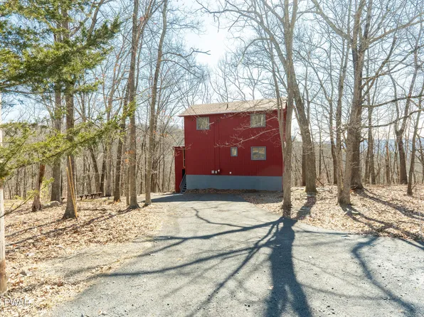 5231 Woodbridge Dr E, Bushkill, PA 18324