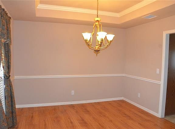 3rd image of 1714 Sportsman Ln