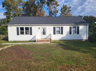 206 Spring Dr, Colonial Heights, VA 23834