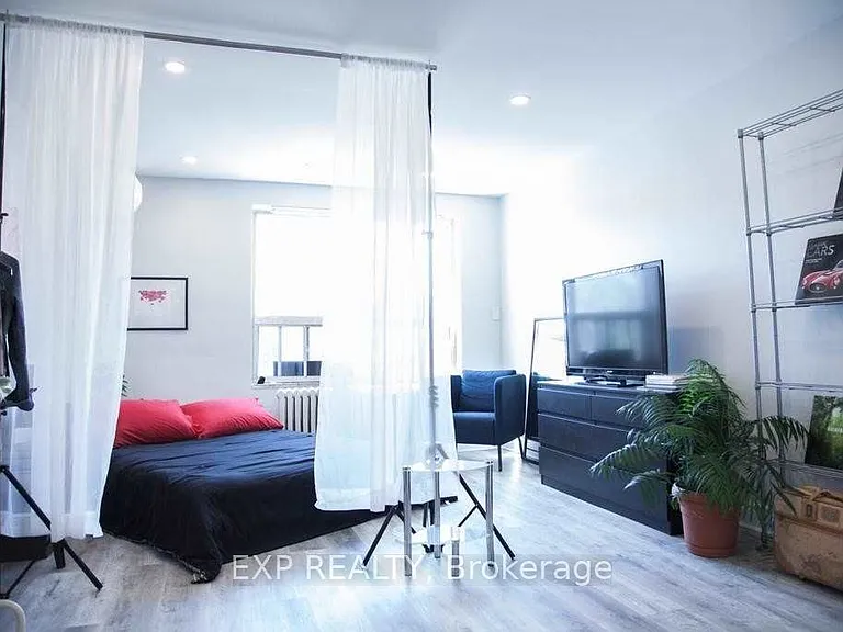 259 Lakeshore Rd E #5 — Photo 4