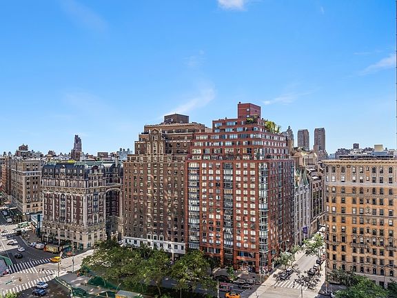 5th image of 200 W 70th St APT 17E