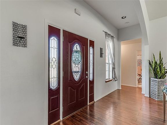 5th image of 105 Brenda Ln
