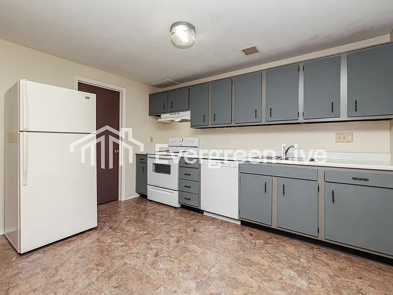 7546 Mount Whitney St — Photo 8