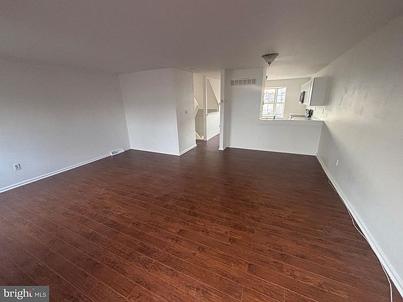 5th image of 533 Canary Dr