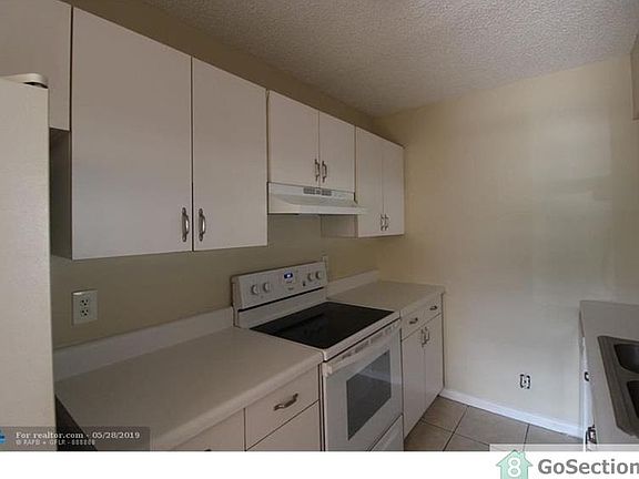 4th image of 11583 NW 43rd Ct #11583