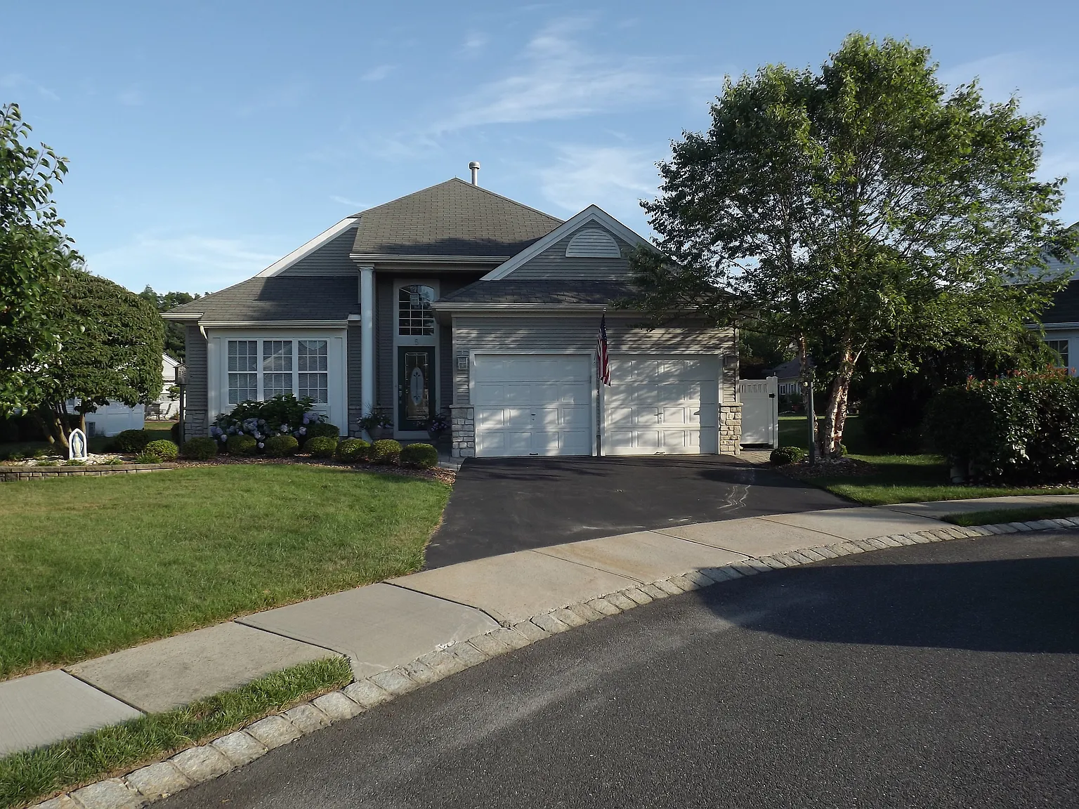 5 Evans Ct photo 1