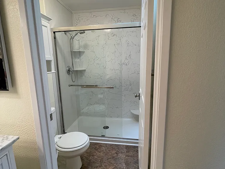Primary En Suite Bathroom