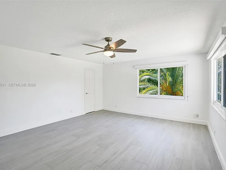 4024 Frances Dr — Photo 43
