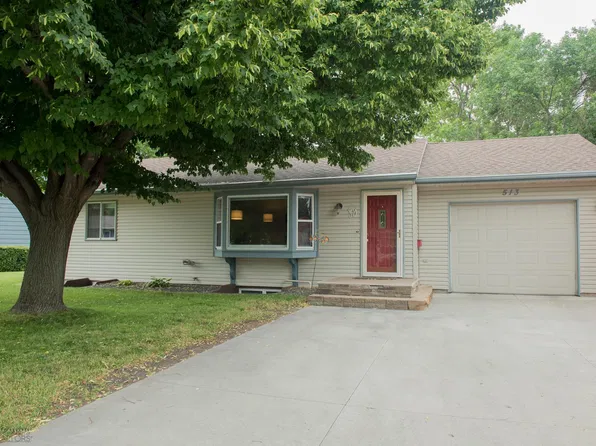 513 8th Ave W, West Fargo, ND 58078