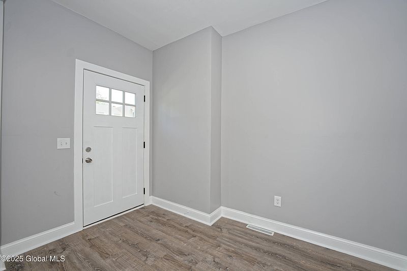 5th image of 105 6th Avenue