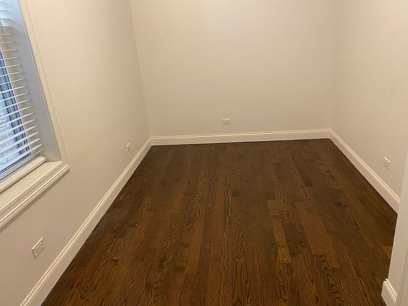 4th image of 1143 N Winchester Ave #1F