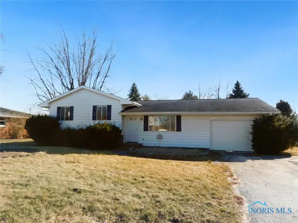 559 Crestwood Ave, Fremont, OH 43420