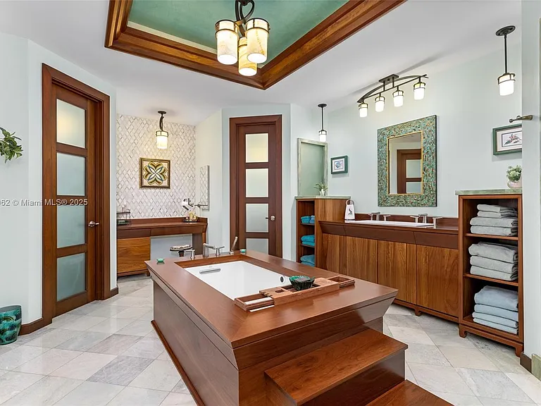 70 Bay Colony Ln — Photo 67