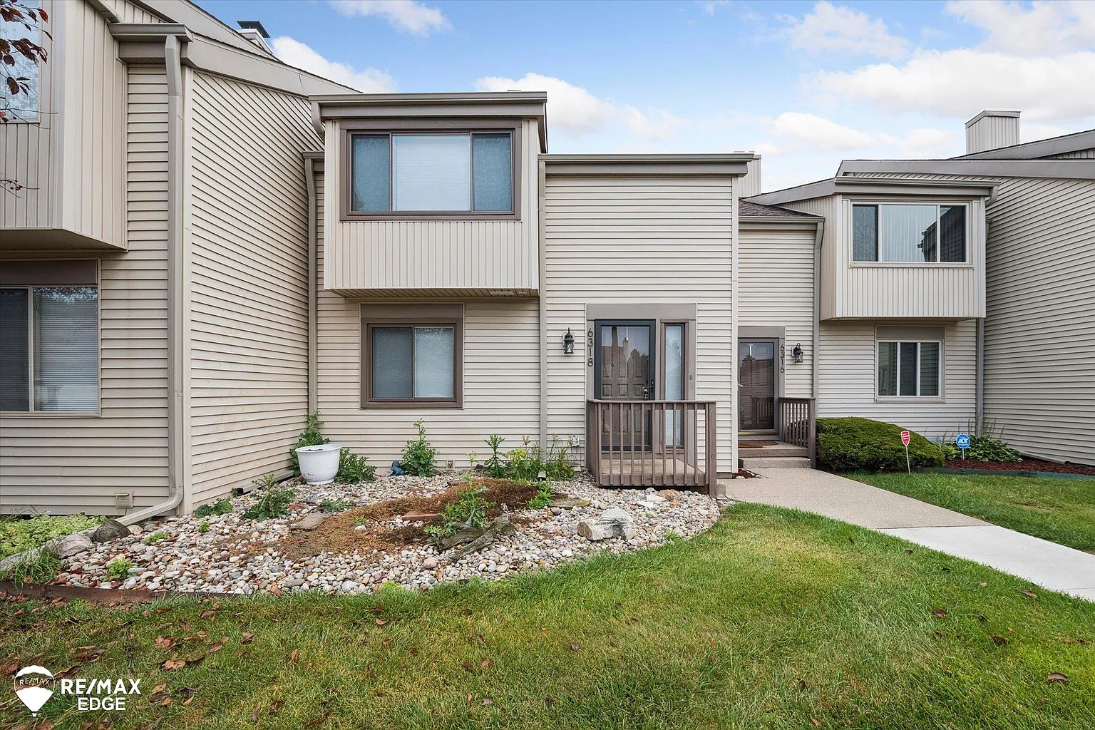 6318 Laurentian Ct photo 1