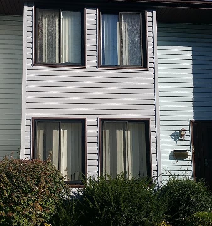 Beautifully Maintained Front
