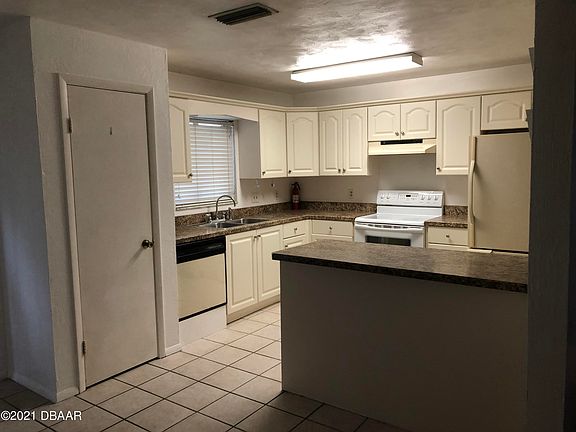 2nd image of 1249 Tracy Dr