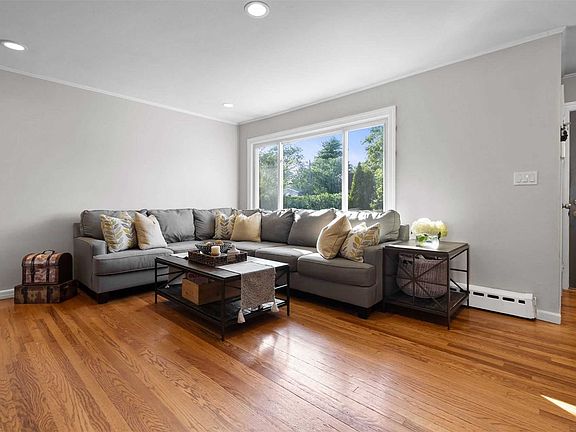 5th image of 1756 Meadow Ln