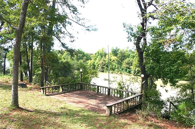 1st image of 421 Riverwood Dr