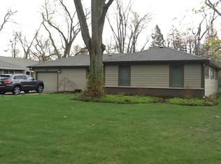 2009 N Washington St, Wheaton, IL 60187