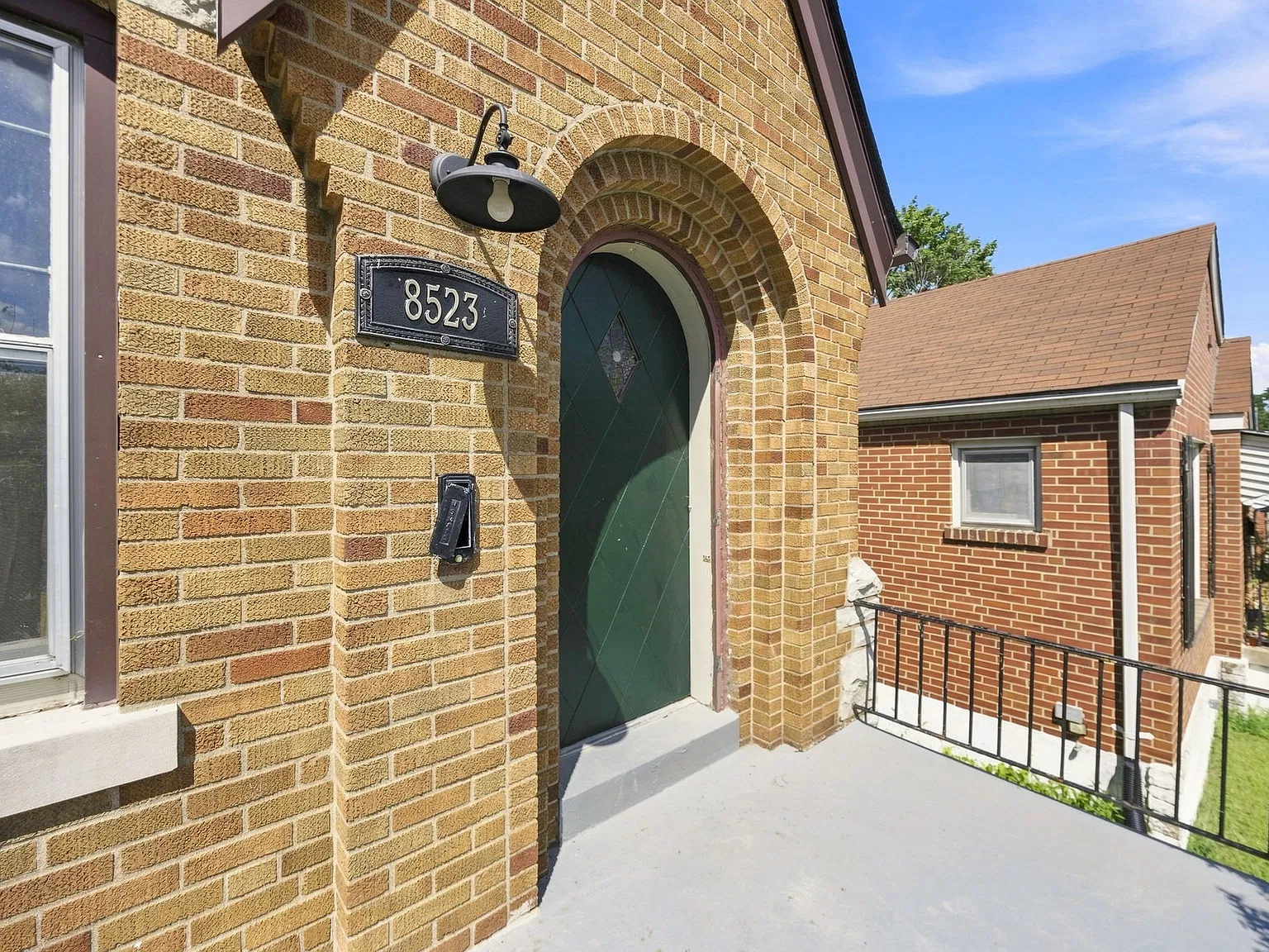 4 bed, 1238 sqft, $2,300 — Photo 1