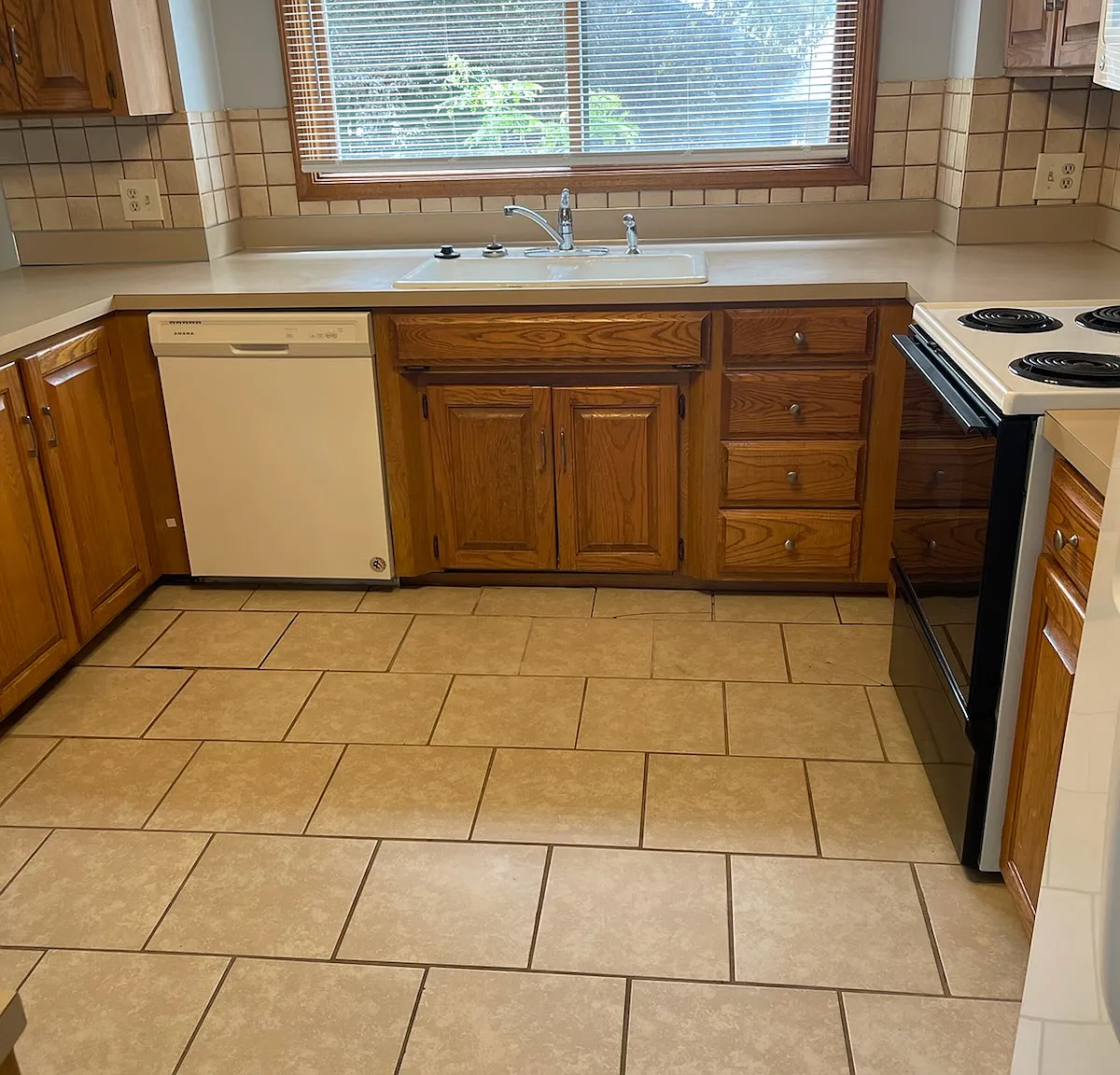 3 bed, 1400 sqft, $2,177 — Photo 4