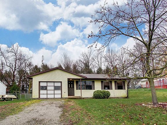 3rd image of 407 Orchard Hill Dr