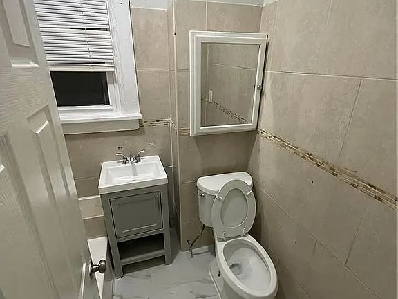 4th image of 35-37 Hanford St #1RB