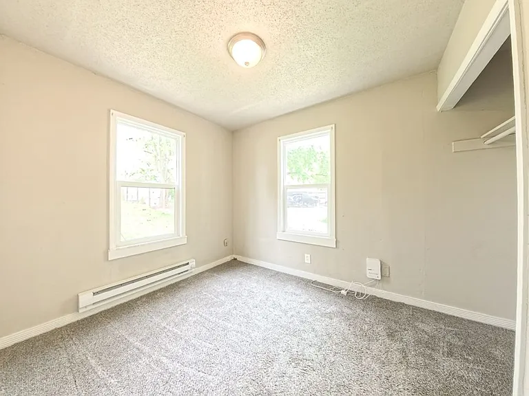 1220 E 37th Ct — Photo 8