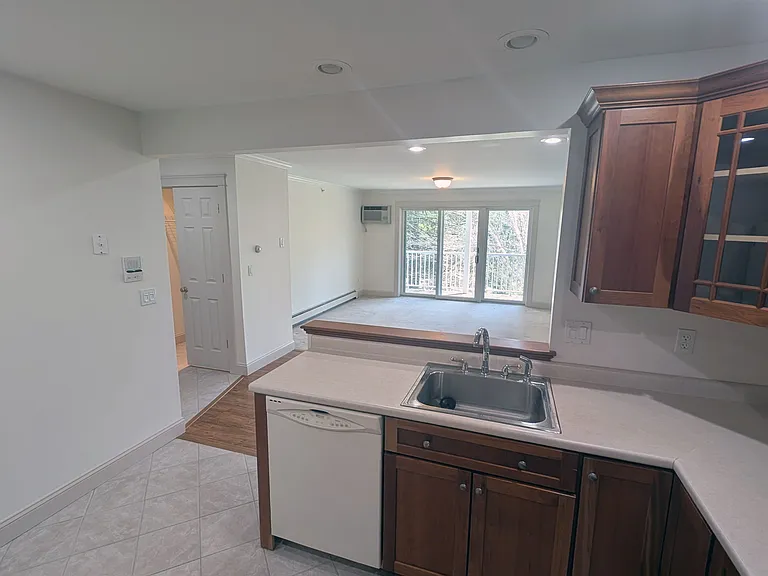9 Pleasant Wood Dr #202 — Photo 6